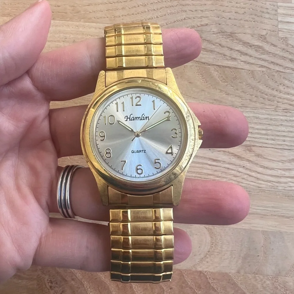 Hamlin mens gold tone expansion band dress watch NEW BATTERY